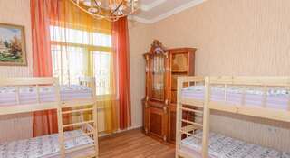 Гостиница Ва Бене Екатеринбург Спальное место на двухъярусной кровати в общем номере для женщин-4