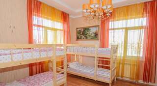 Гостиница Ва Бене Екатеринбург Спальное место на двухъярусной кровати в общем номере для женщин-5